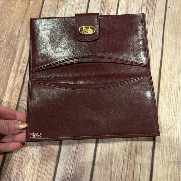 Celine maroon color Wallet gold hardware excellent condition soft leather - Picture 4 of 6